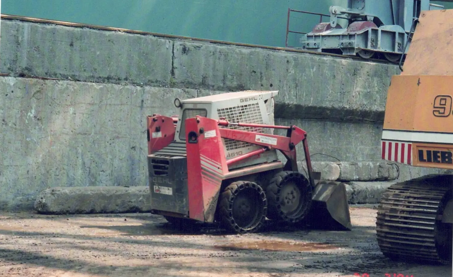 Dennis Holter - Bulldozer für Metallschrott